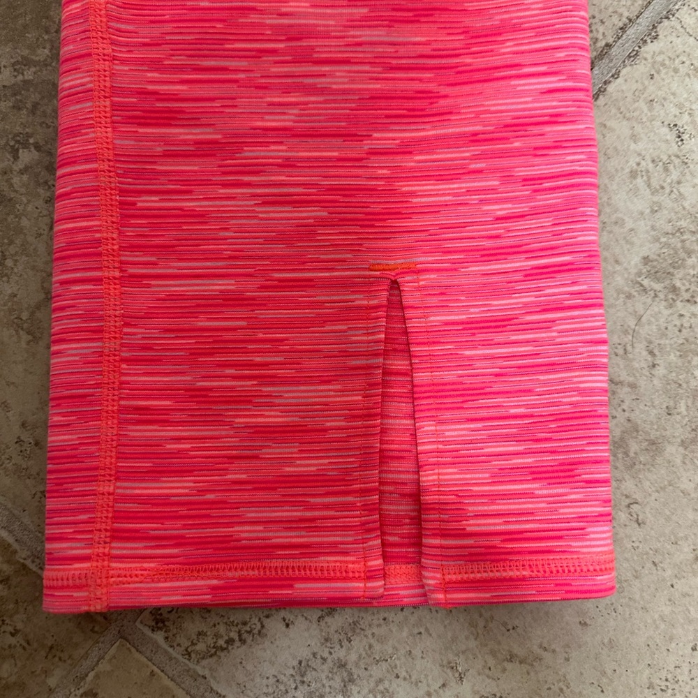 Athleta Womens Leggings Size M Power Up Kick Capris Crop Athletic Workout Coral - Picture 6 of 6